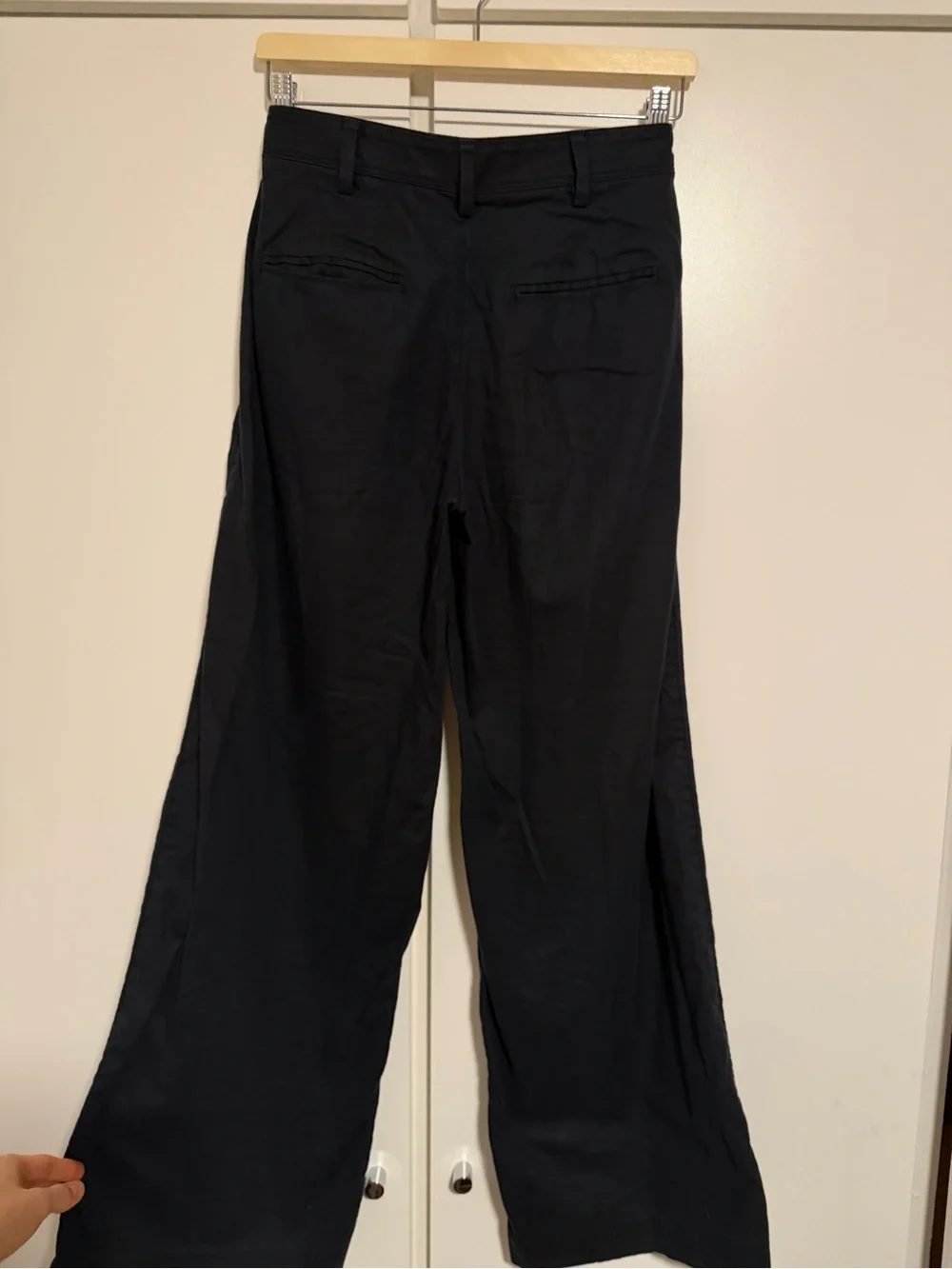 LOT OF 2 Banana Republic Linen-Blend Pants in Light Beige and in Black